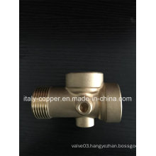 Made in China Quality Brass Five Way Pump Connector (AV9015)